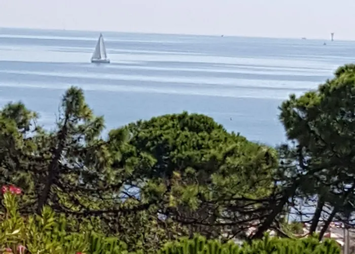 Escorial فندق تّشيرفييا