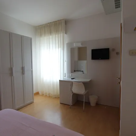 Hotel Escorial 3*