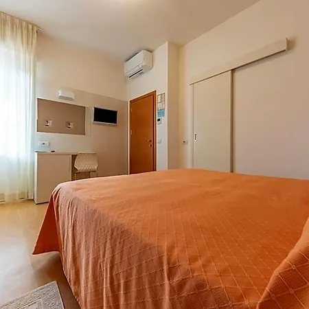 Escorial Hotel 3*